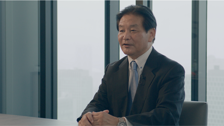 課題テーマ「豊かな食が提供される持続可能なフードチェーンの構築」について語る松本 英三さん